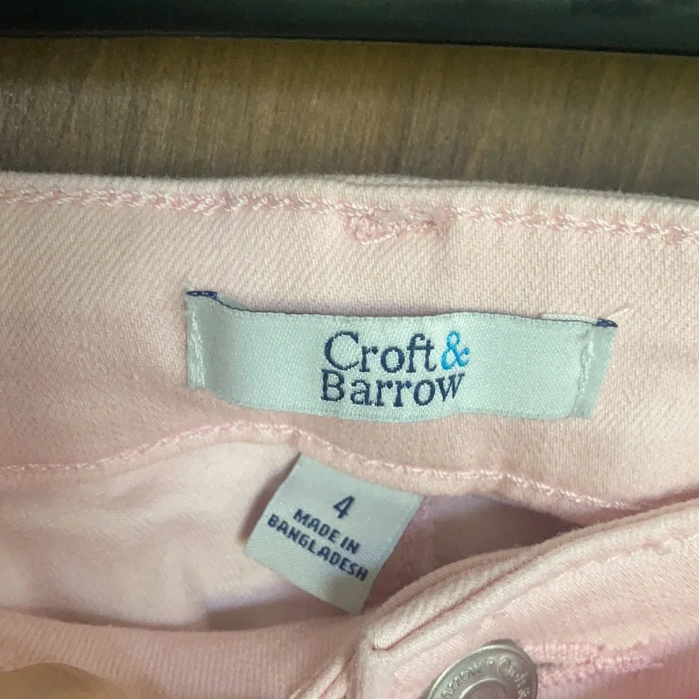 Croft & barrow pink jean mid rise Capri with floral scarf belt size 4 - Picture 12 of 17